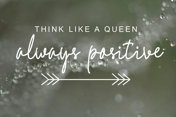 Aquiline Font preview 4