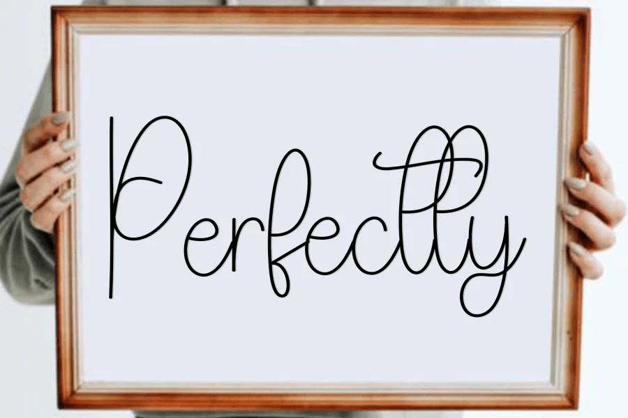 Antique Handmade Font preview 5