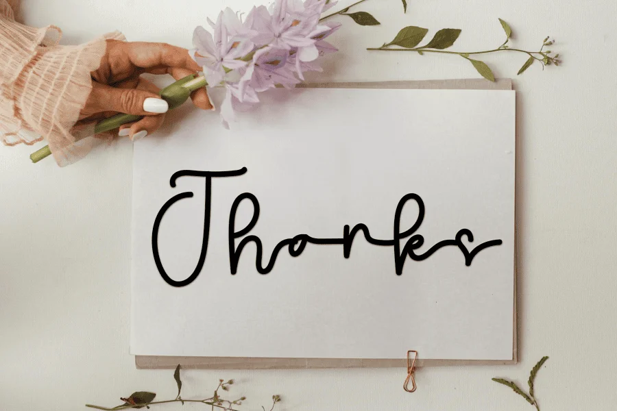 Hello Minimalist Font preview 7