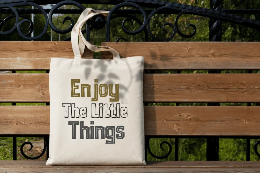 Realwood Font Family preview 13