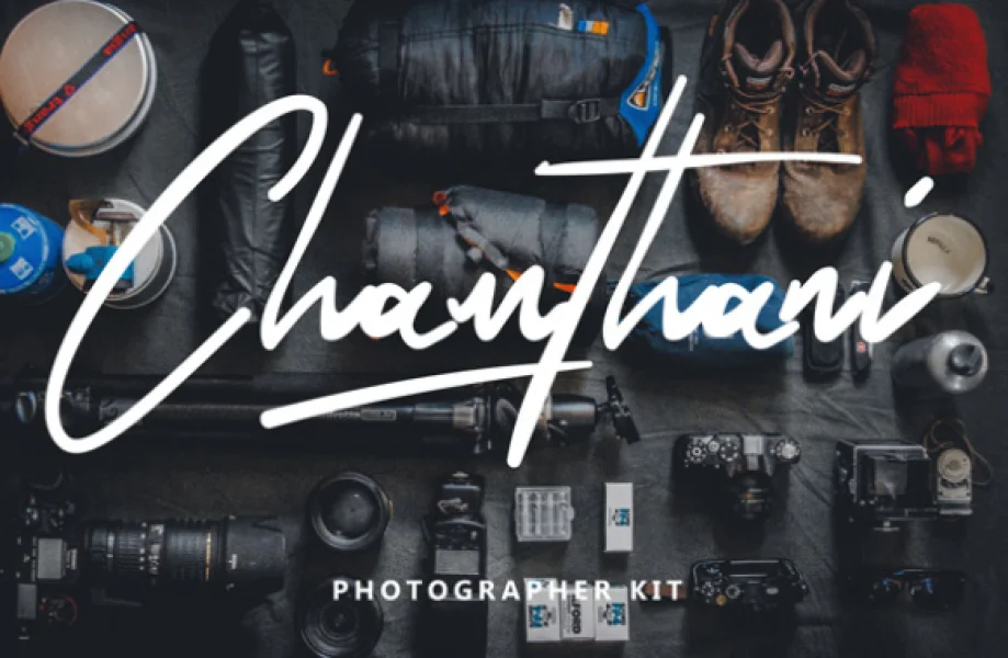 The Queenthine Font preview 8